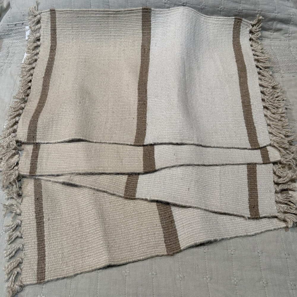 Set Of 4 Pottery Barn Countrycore Cream Tan & Brown Strip Place Mats With Fringe